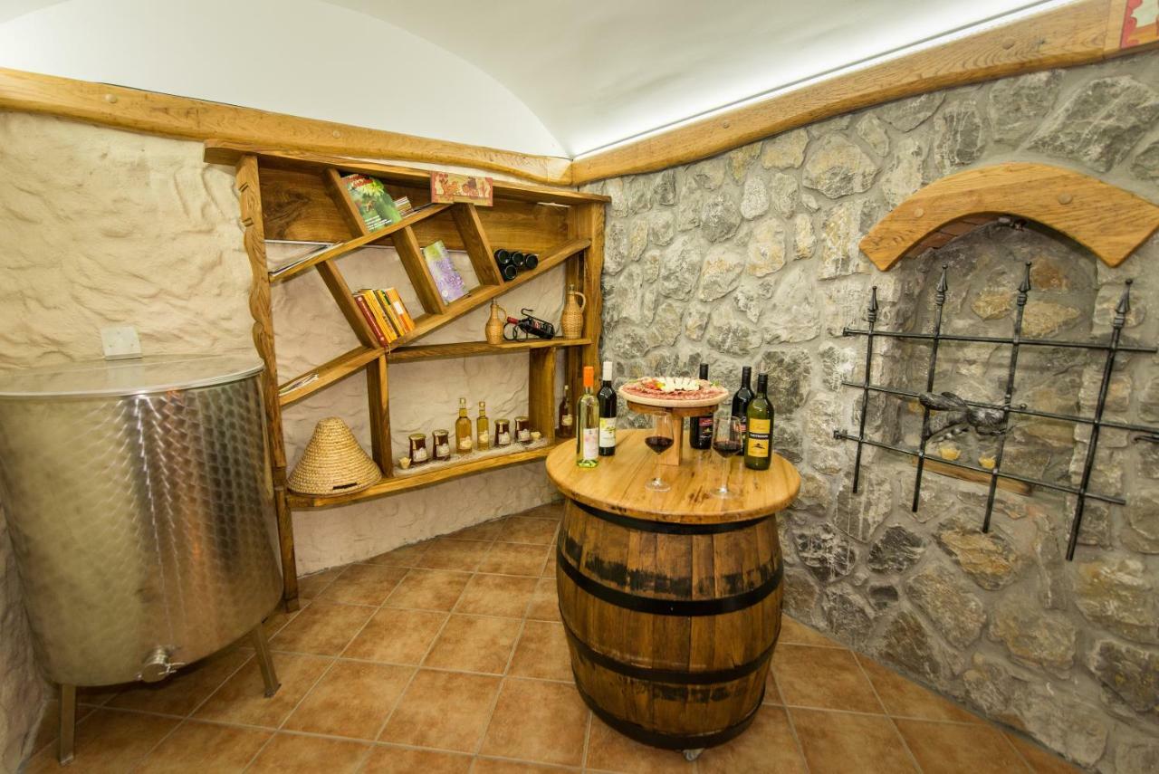 Vineyard Cottage Vina In Medu Trebelno ภายนอก รูปภาพ